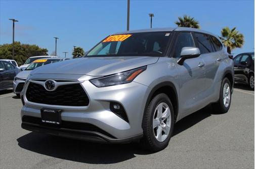 2024 Toyota Highlander LE