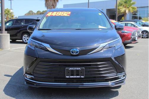 2024 Toyota Sienna XLE 8 Passenger