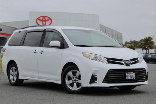 2020 Toyota Sienna LE