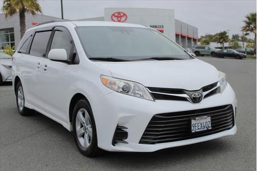 2020 Toyota Sienna LE
