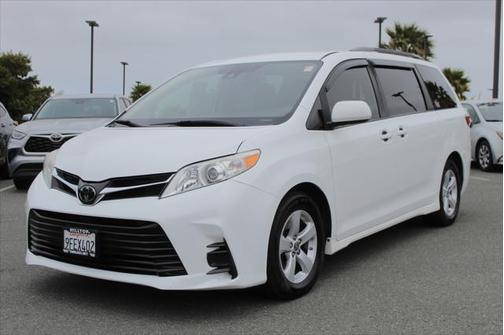 2020 Toyota Sienna LE