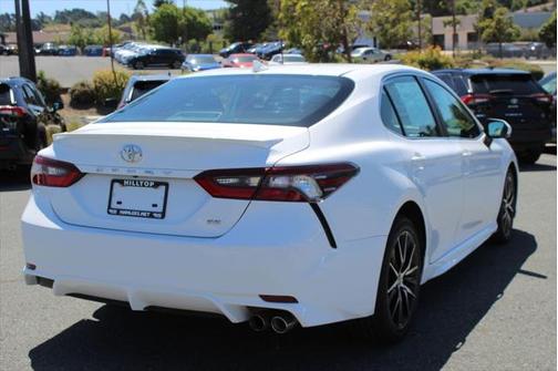 2022 Toyota Camry SE