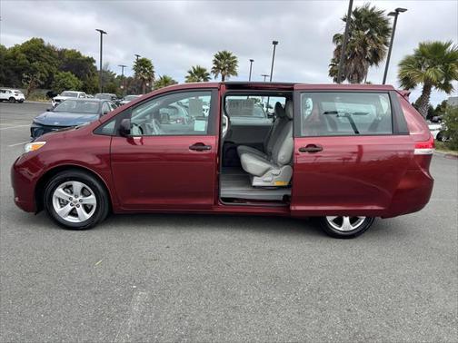 2014 Toyota Sienna L