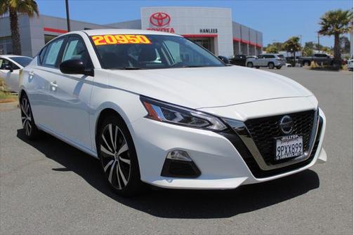 2022 Nissan Altima SR FWD