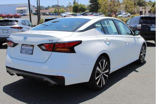 2022 Nissan Altima SR FWD