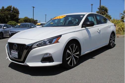 2022 Nissan Altima SR FWD