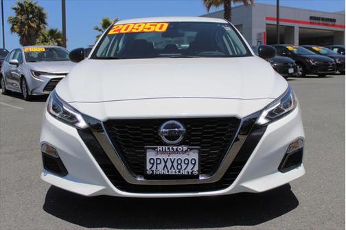 2022 Nissan Altima SR FWD