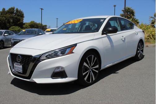2022 Nissan Altima SR FWD
