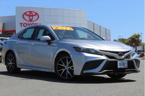 2022 Toyota Camry SE