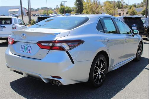 2022 Toyota Camry SE