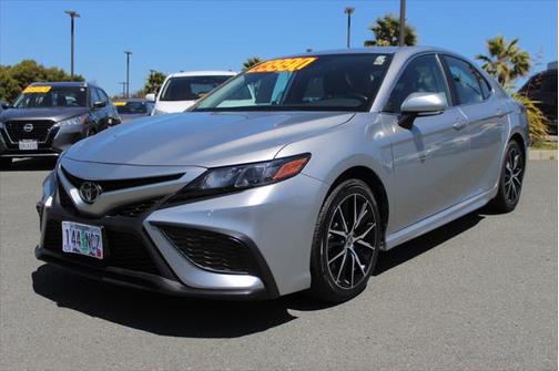 2022 Toyota Camry SE