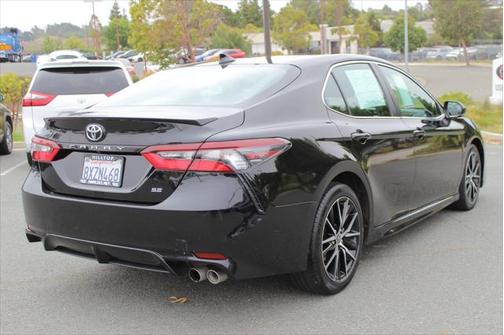 2022 Toyota Camry SE