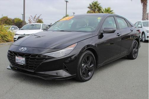 2022 Hyundai ELANTRA SEL