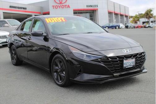 2022 Hyundai ELANTRA SEL