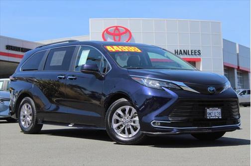 2023 Toyota Sienna XLE 8 Passenger