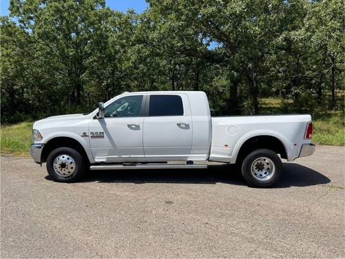 2016 RAM 3500 Laramie