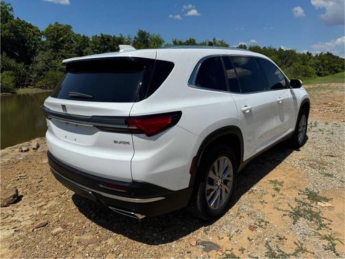 2025 Buick Enclave Preferred FWD