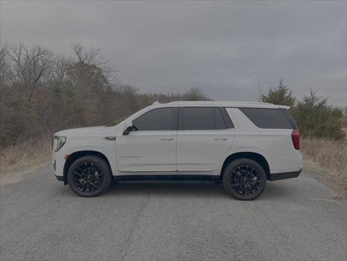 2023 GMC Yukon SLT