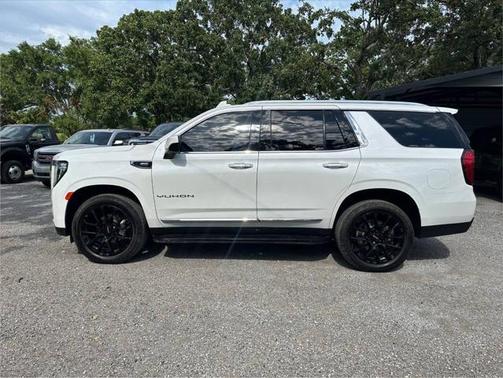 2023 GMC Yukon SLT