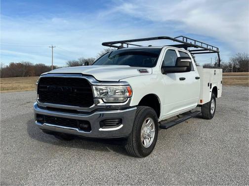 2023 RAM 3500 Tradesman Crew Cab 4x4 8' Box