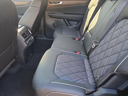 2026 Volkswagen Atlas 2.0T SEL Premium R-Line 4MOTION