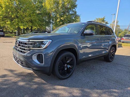 2026 Volkswagen Atlas 2.0T SE w/Technology 4MOTION