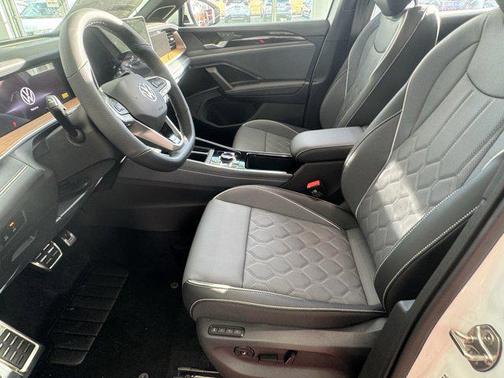 2026 Volkswagen Tiguan 2.0T SEL R-Line 4MOTION