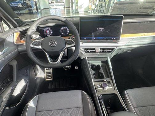 2026 Volkswagen Tiguan 2.0T SEL R-Line 4MOTION