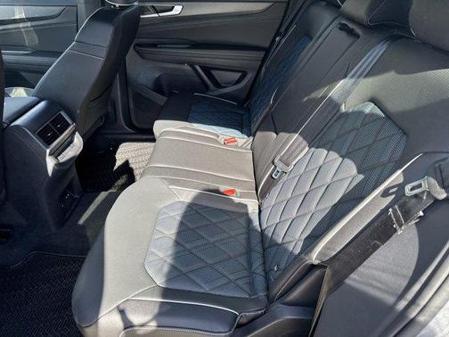 2025 Volkswagen Atlas Cross Sport 2.0T SEL Premium