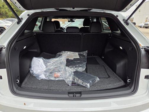 2026 Volkswagen Atlas Cross Sport 2.0T SE