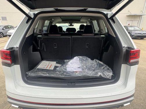 2025 Volkswagen Atlas 2.0T Peak Edition