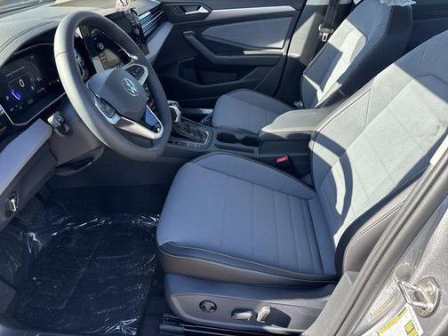 PYRITE SILVER MET 2026 Volkswagen Jetta 1.4T SE
