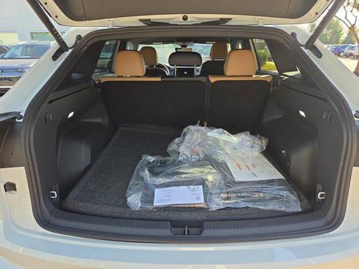 2026 Volkswagen Atlas Cross Sport 2.0T SEL