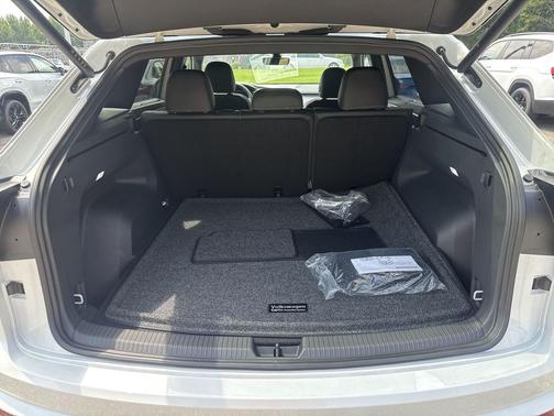 opal white pearl 2026 Volkswagen Atlas Cross Sport 2.0T SEL