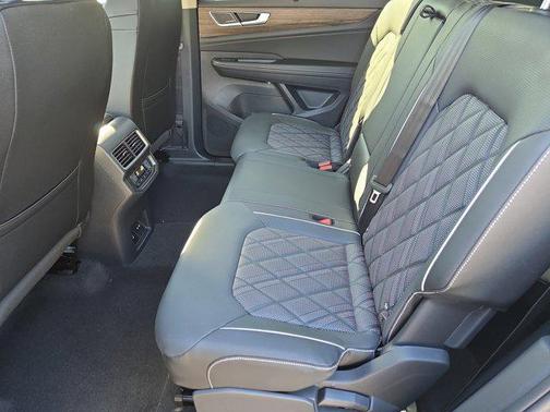 2026 Volkswagen Atlas 2.0T SEL Premium R-Line 4MOTION