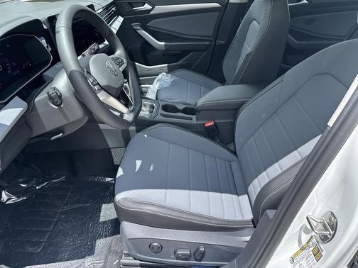 Opal White Pearl 2026 Volkswagen Jetta 1.4T SE