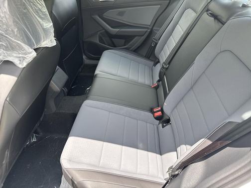 Opal White Pearl 2026 Volkswagen Jetta 1.4T SE