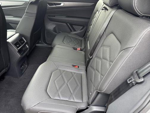 2026 Volkswagen Atlas Cross Sport 2.0T SE