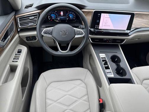2025 Volkswagen Atlas 2.0T SE