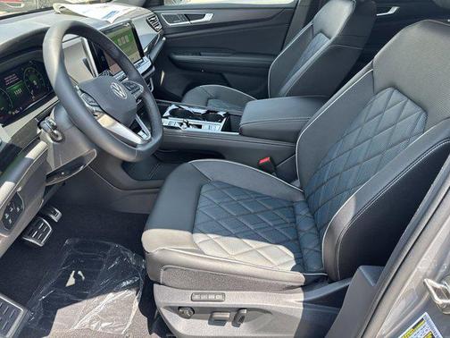 2025 Volkswagen Atlas Cross Sport 2.0T SEL Premium
