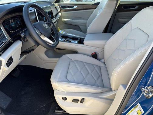 2025 Volkswagen Atlas 2.0T SE