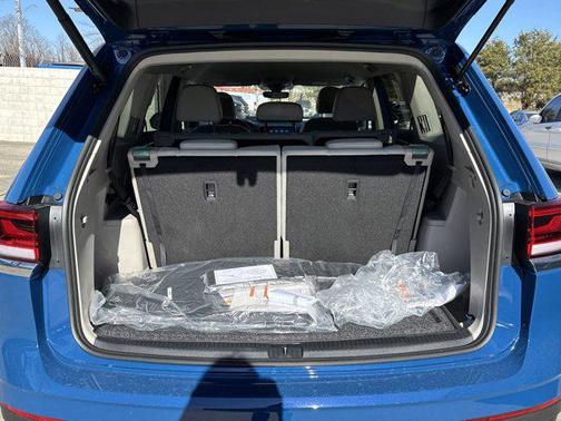 2025 Volkswagen Atlas 2.0T SE