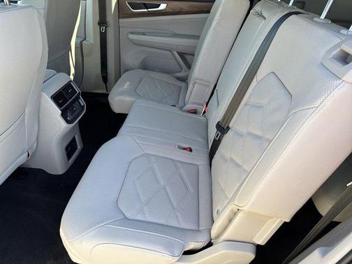 2025 Volkswagen Atlas 2.0T SE