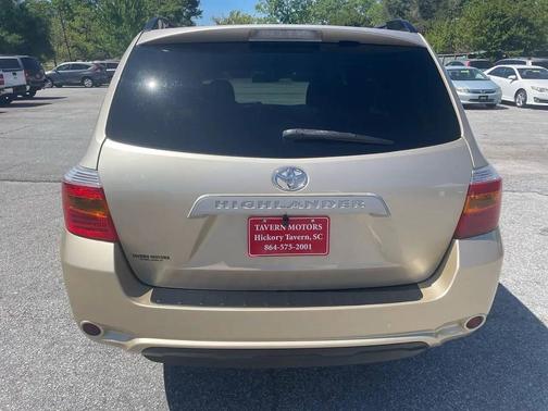 Sandy Beach Metallic 2010 Toyota Highlander SE