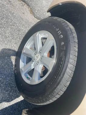 Sandy Beach Metallic 2010 Toyota Highlander SE