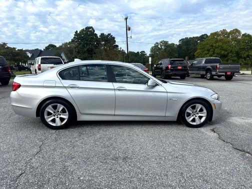 2011 BMW 528 528i