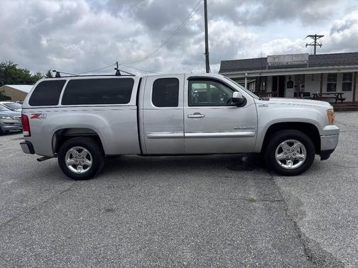Pure Silver Metallic 2010 GMC Sierra 1500 SLE