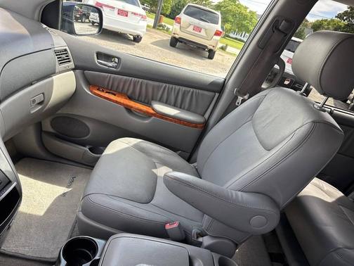 Nautical Blue Metallic 2006 Toyota Sienna XLE Limited