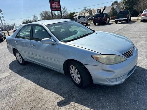 2005 Toyota Camry LE