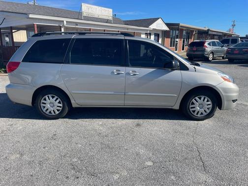 2007 Toyota Sienna CE
